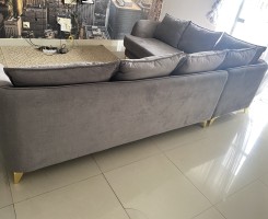 A venda Cadeirão Moderno Suede Veludo Tipo L