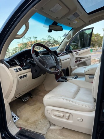 Venda LEXUS 570 S BLACK EDITION FULL OPTION