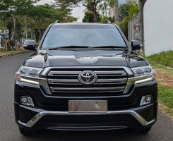 A venda TOYOTA LAND CRUISER (VXR) | 70th Anniversary