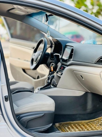 Venda HYUNDAI ELANTRA