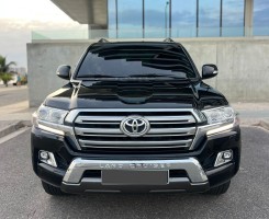A venda TOYOTA LAND CRUISER VX V8 2020 GENUÍNO
