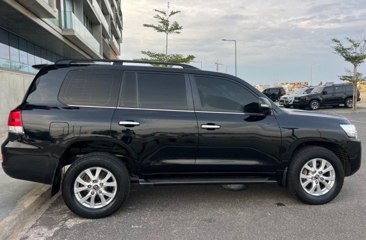 Venda TOYOTA LAND CRUISER VX V8 2020 GENUÍNO