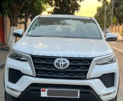 A venda TOYOTA FORTUNER SR5 2023