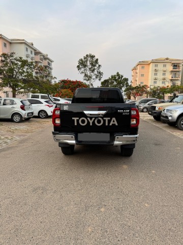 Venda TOYOTA HILUX SR5 2022 V6 FULL OPTION