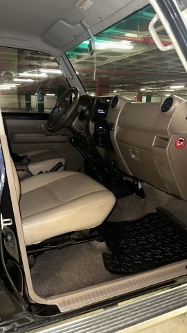 Venda Land CRUISER LX HZ