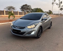 A venda HYUNDAI ELANTRA
