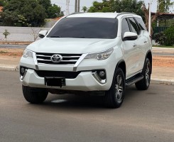A venda TOYOTA FORTUNER 2020