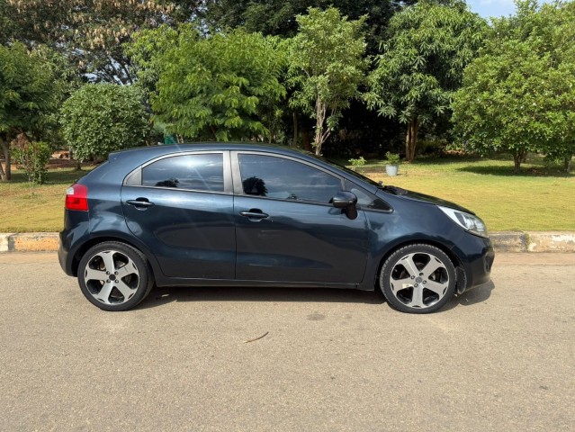 Venda Vendo Kia Rio Limpo