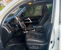 A venda TOYOTA LAND CRUISER VX V8 ORIGINAL