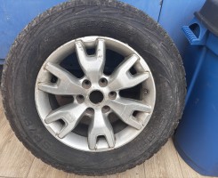 A venda PNEUS E JANTES SEMI NOVOS