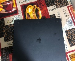 A venda PlayStation 4 Slim