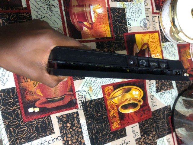 Venda PlayStation 4 Slim