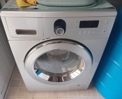 A venda Reparação, e manutenção de todo tipo de máquinas de lavar.