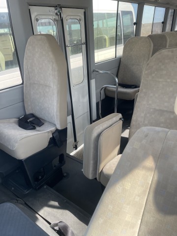 Venda DOIS AUTOCARROS TOYOTA COASTER SEMI NOVOS