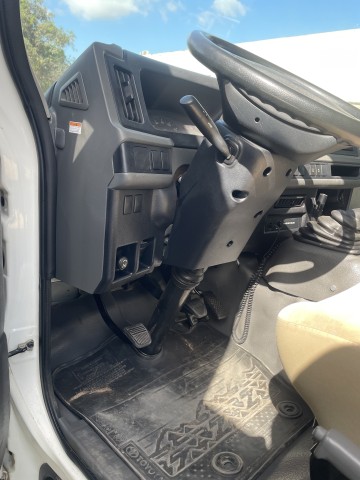 Venda DOIS AUTOCARROS TOYOTA COASTER SEMI NOVOS