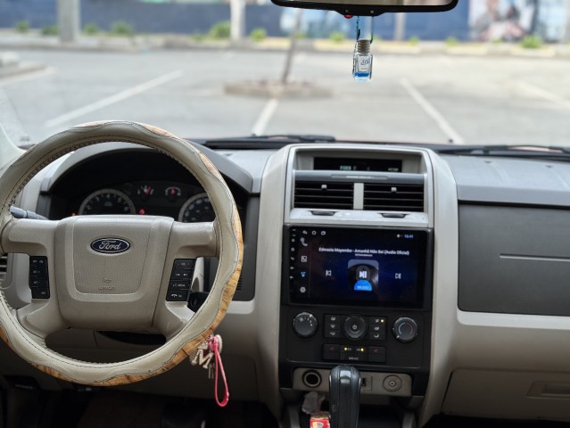 Venda Ford escape impecável
