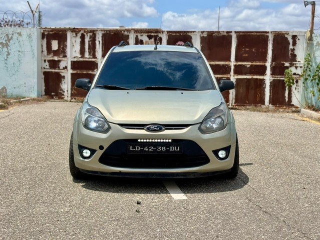 Venda Ford figo limpo
