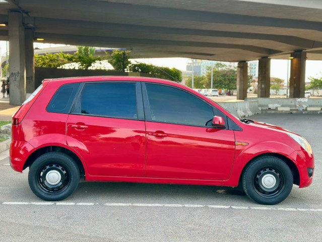 Venda Ford figo limpo