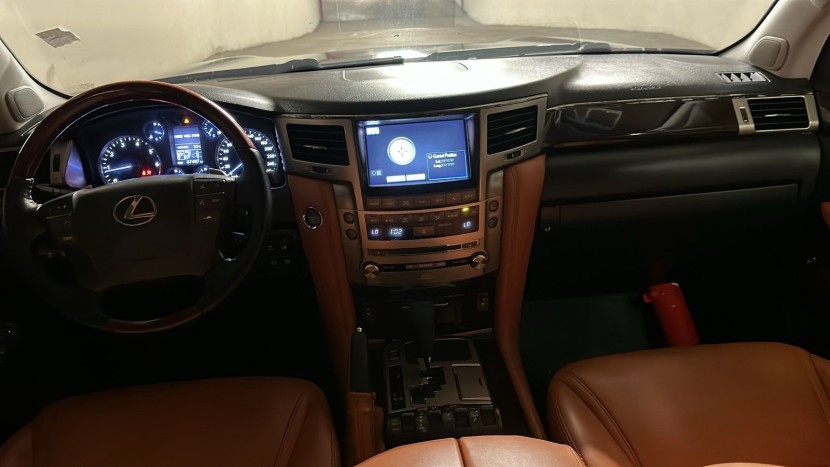 Venda Lexus 570