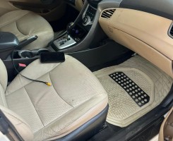 A venda HYUNDAI ELANTRA