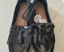 A venda Sapatenis Da Primark