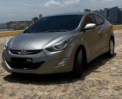 A venda HYUNDAI ELANTRA