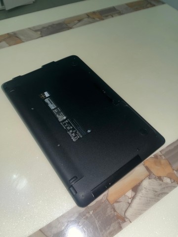 Venda Portátil ASUS disponível