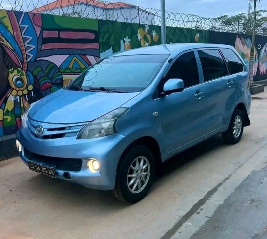 Venda TOYOTA AVANZA