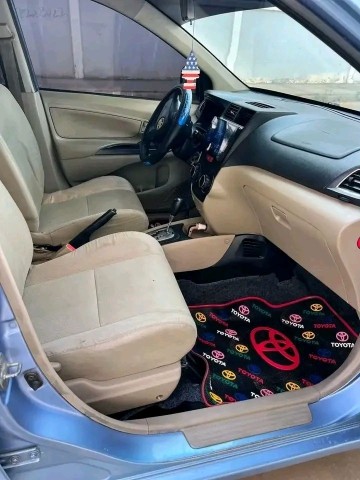 Venda TOYOTA AVANZA