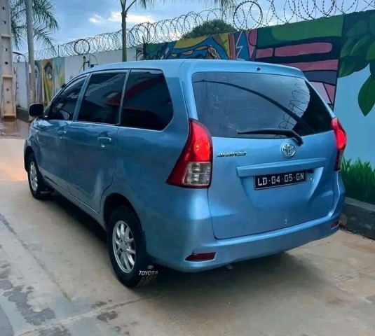 Venda TOYOTA AVANZA