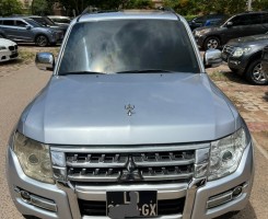 A venda MITSUBISHI PAJERO