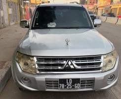 A venda MITSUBISHI PAJERO