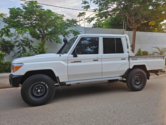 Venda TOYOTA LAND CRUISE
