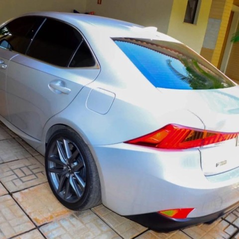 Venda LEXUS IS