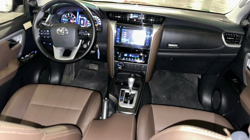 Venda TOYOTA FORTUNER SR5