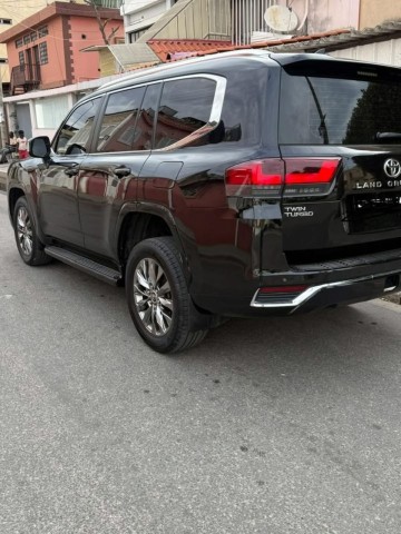 Venda TOYOTA LAND CRUISER VX | TWIN TURBO 6