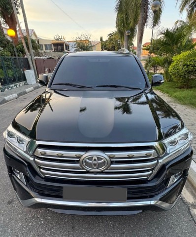 Venda TOYOTA LAND CRUISER (VX)