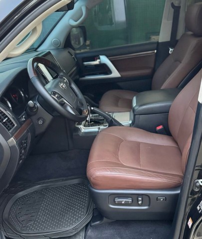 Venda TOYOTA LAND CRUISER (VX)