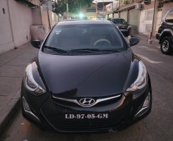 A venda HYUNDAI ELANTRA