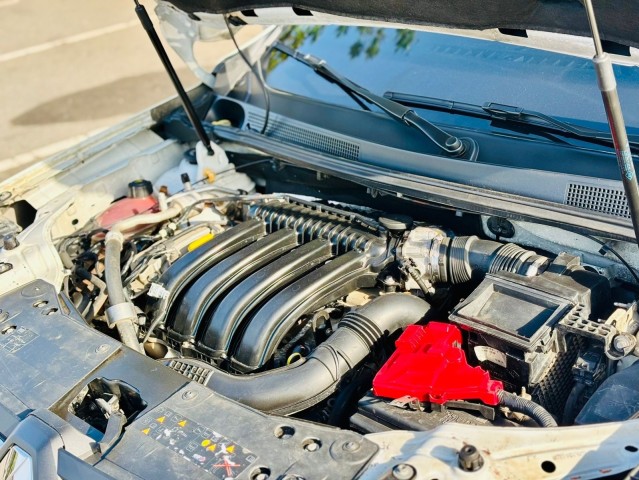Venda Renault Duster limpo gasolina automático