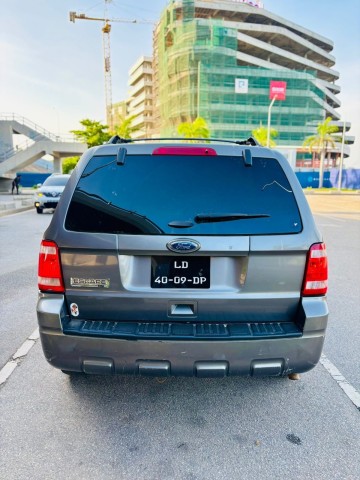 Venda Ford escape limpo