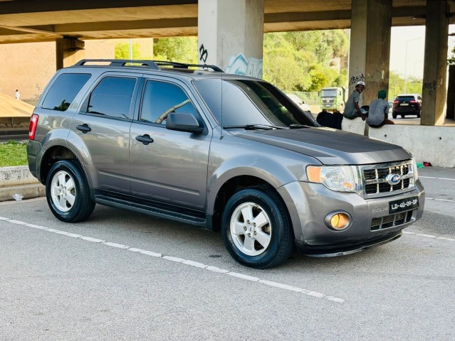 Venda Ford escape limpo