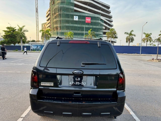 Venda Ford escape limpo