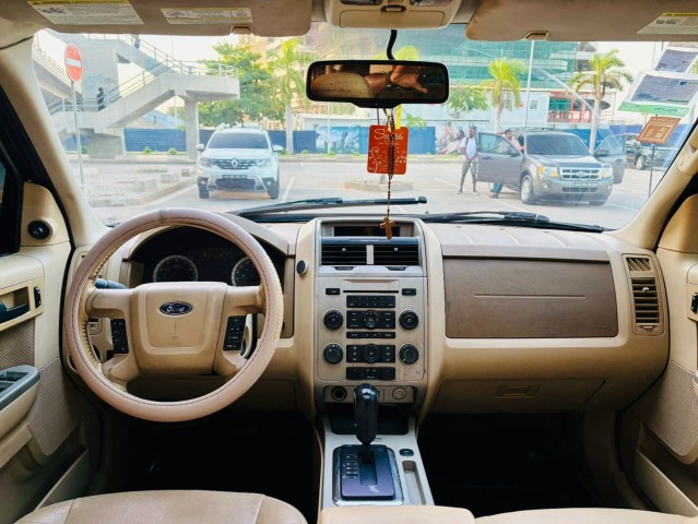 Venda Ford escape limpo
