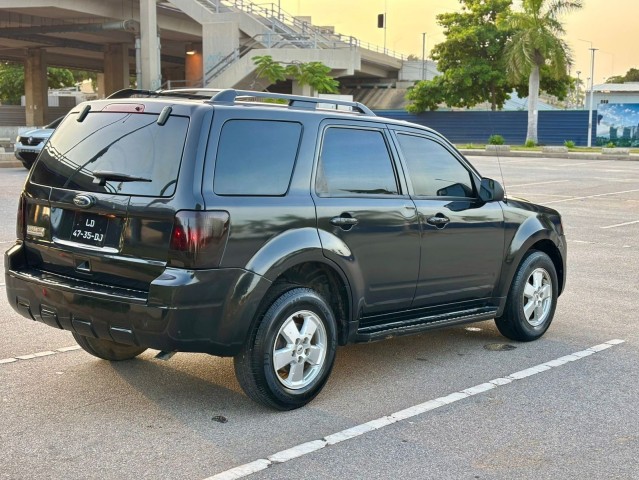 Venda Ford escape limpo
