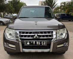 A venda MITSUBISHI PAJERO