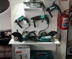A venda Varias ferramentas Makita novas